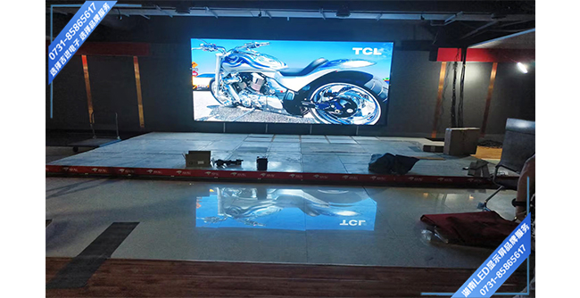 懷化溆浦縣警予東路某酒店舞臺(tái)LED顯示屏